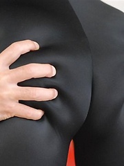 Reona Kanzaki in sexy black tight suit