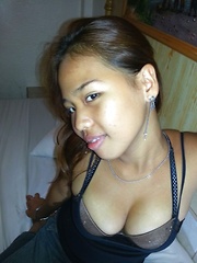Cute Filipina teen caught on camera getting naughty