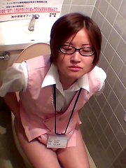 Japanese Toilet Pissing