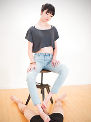 Matsuda Anna footjob